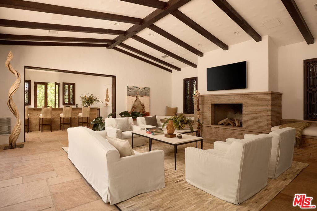 1164 N Doheny Drive, Los Angeles, CA 90069
