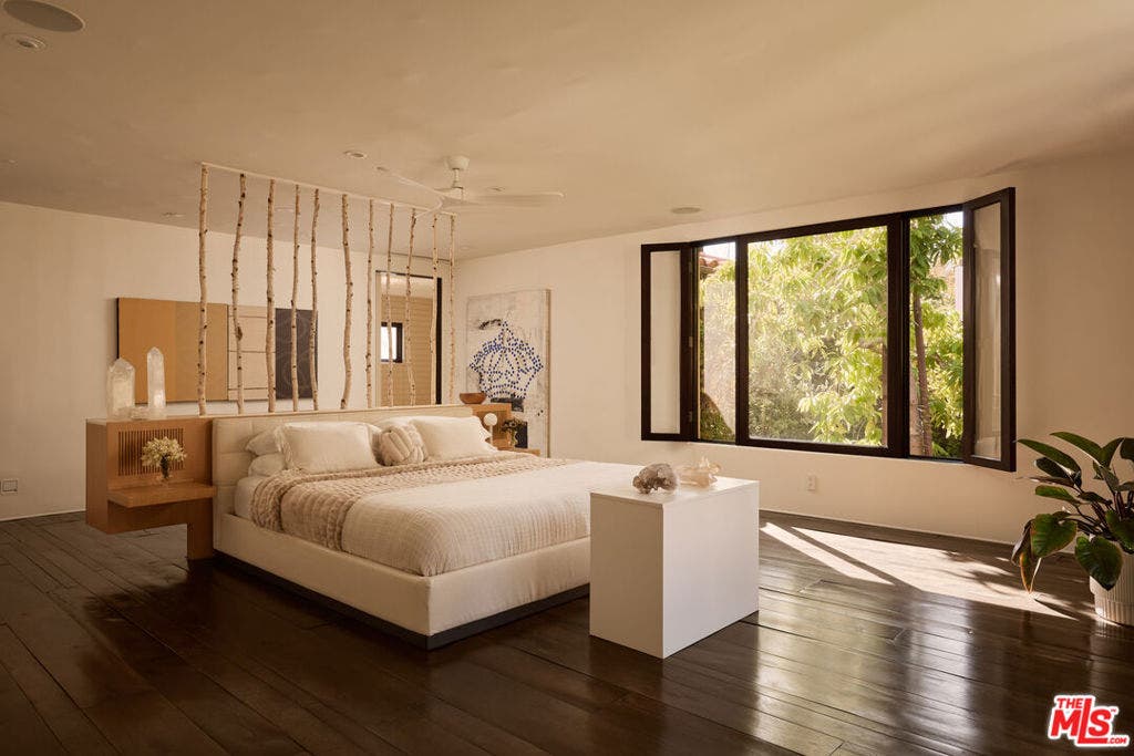 1164 N Doheny Drive, Los Angeles, CA 90069