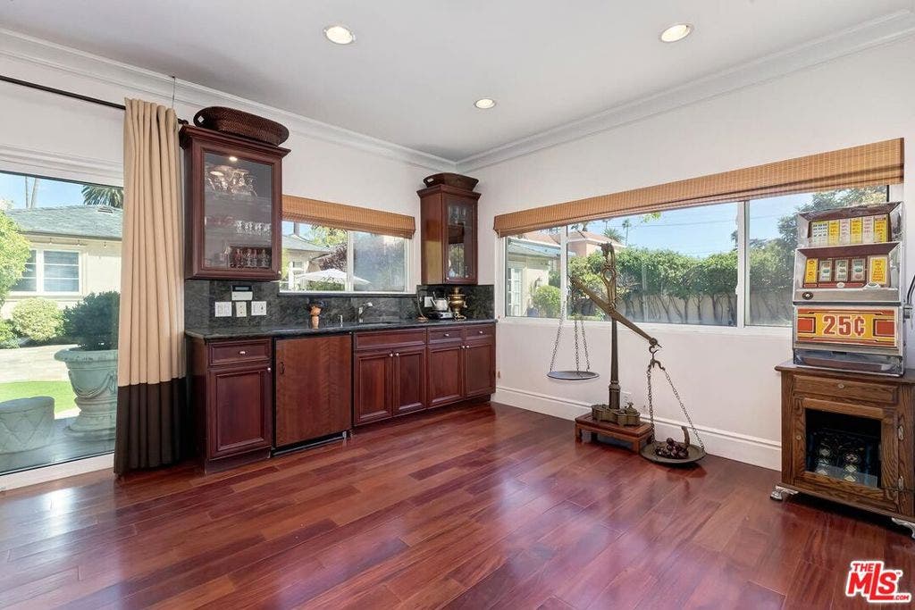 Outdoor Guest Unit Kitchenette