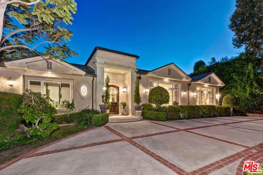 Property photo for 513 N Canon Drive, Beverly Hills, CA