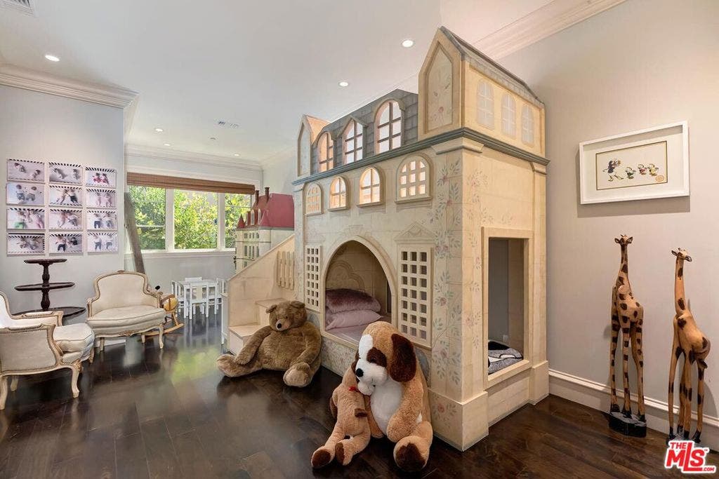 Guest Bedroom Suite