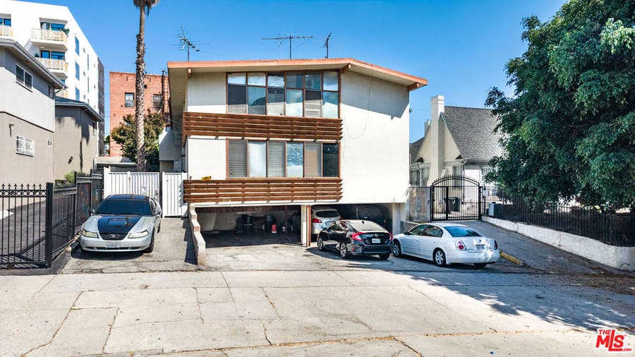Property photo for 736 Gramercy Drive, Los Angeles, CA