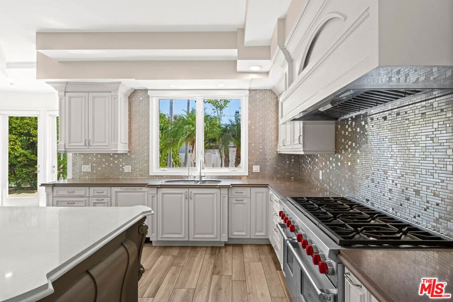Property photo for 112 N Elm Drive, Beverly Hills, CA