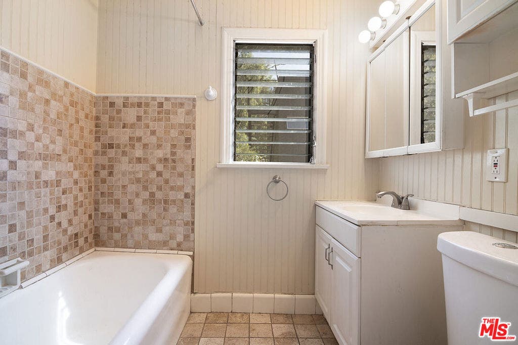 6133 Glen Tower Street, Los Angeles, CA 90068 6133 Glen Tower Street, Los Angeles, CA 90068