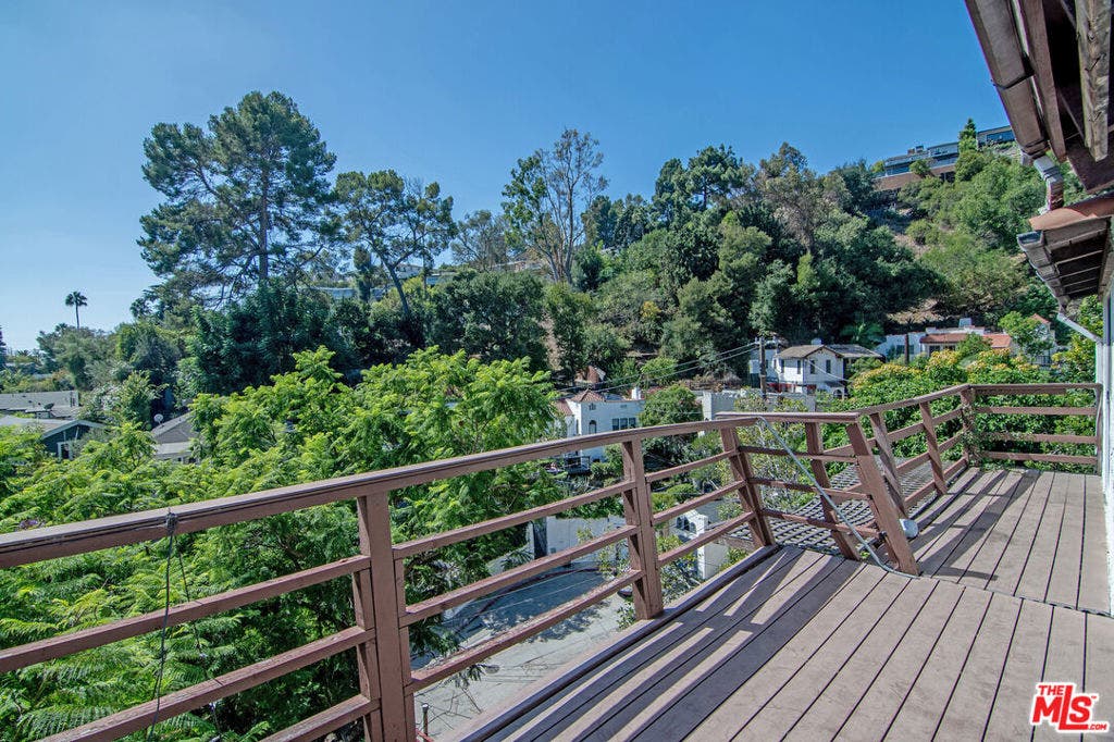 6133 Glen Tower Street, Los Angeles, CA 90068 6133 Glen Tower Street, Los Angeles, CA 90068