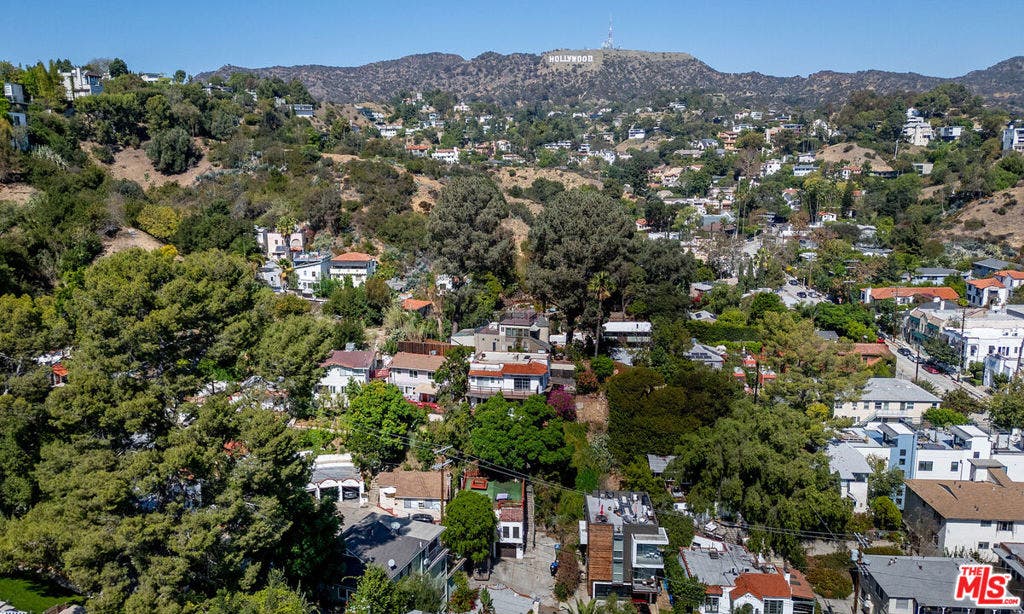 6133 Glen Tower Street, Los Angeles, CA 90068 6133 Glen Tower Street, Los Angeles, CA 90068