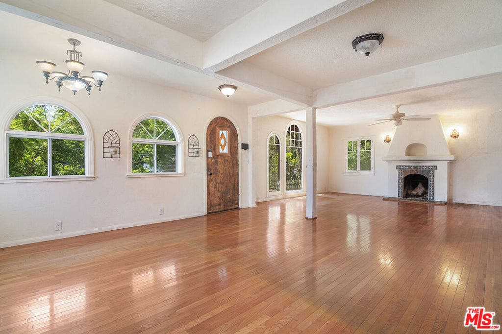 6133 Glen Tower Street, Los Angeles, CA 90068 6133 Glen Tower Street, Los Angeles, CA 90068