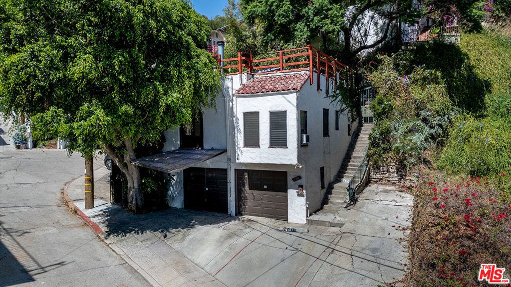 6133 Glen Tower Street, Los Angeles, CA 90068 6133 Glen Tower Street, Los Angeles, CA 90068