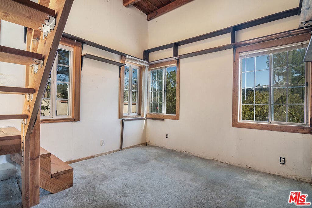 6133 Glen Tower Street, Los Angeles, CA 90068 6133 Glen Tower Street, Los Angeles, CA 90068