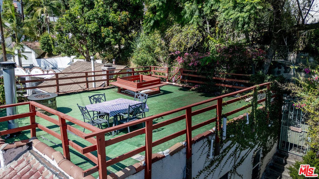 6133 Glen Tower Street, Los Angeles, CA 90068 6133 Glen Tower Street, Los Angeles, CA 90068