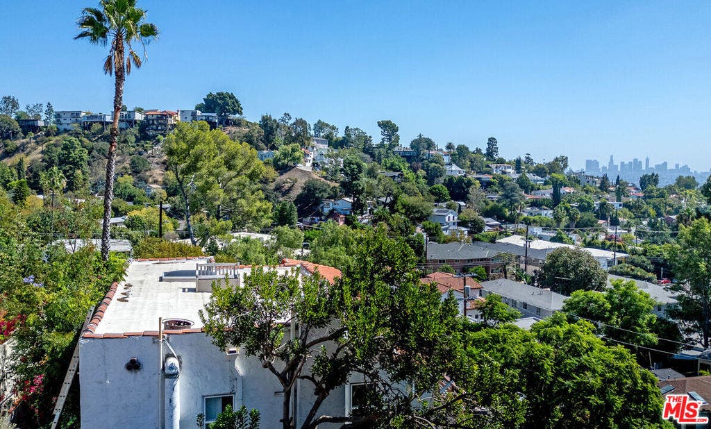6133 Glen Tower Street, Los Angeles, CA 90068 6133 Glen Tower Street, Los Angeles, CA 90068