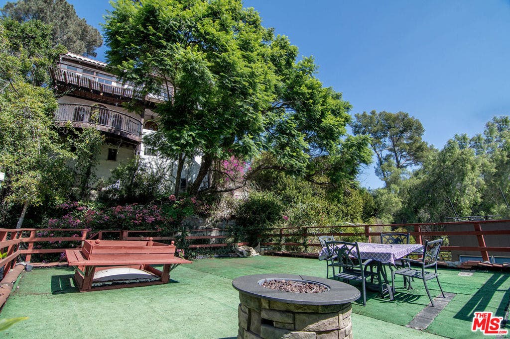 6133 Glen Tower Street, Los Angeles, CA 90068 6133 Glen Tower Street, Los Angeles, CA 90068
