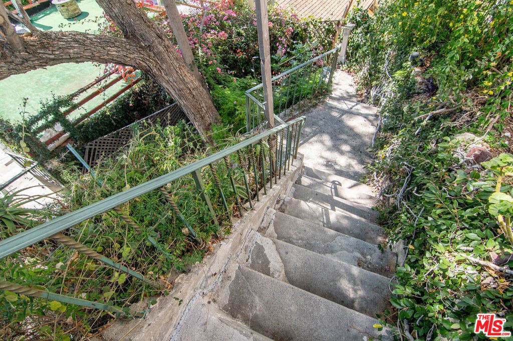 6133 Glen Tower Street, Los Angeles, CA 90068 6133 Glen Tower Street, Los Angeles, CA 90068