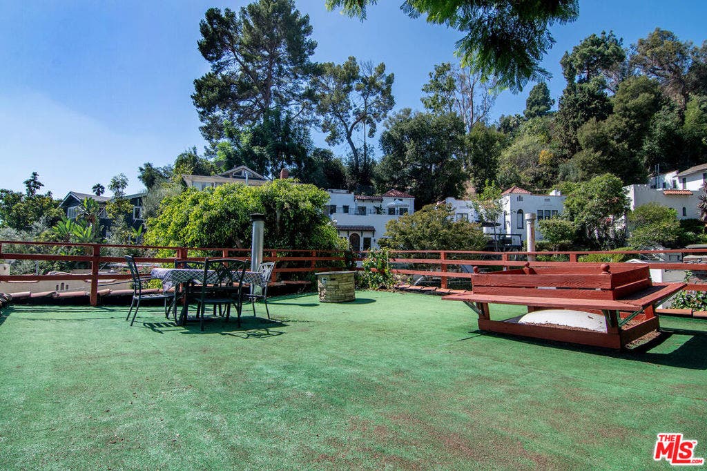 6133 Glen Tower Street, Los Angeles, CA 90068 6133 Glen Tower Street, Los Angeles, CA 90068