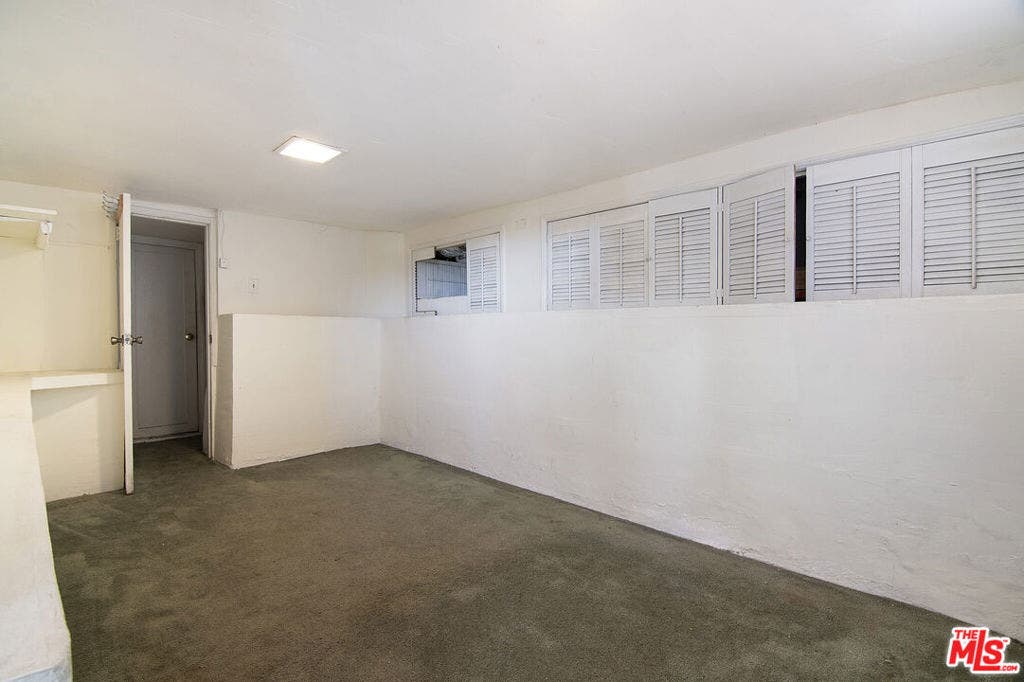 6133 Glen Tower Street, Los Angeles, CA 90068 6133 Glen Tower Street, Los Angeles, CA 90068