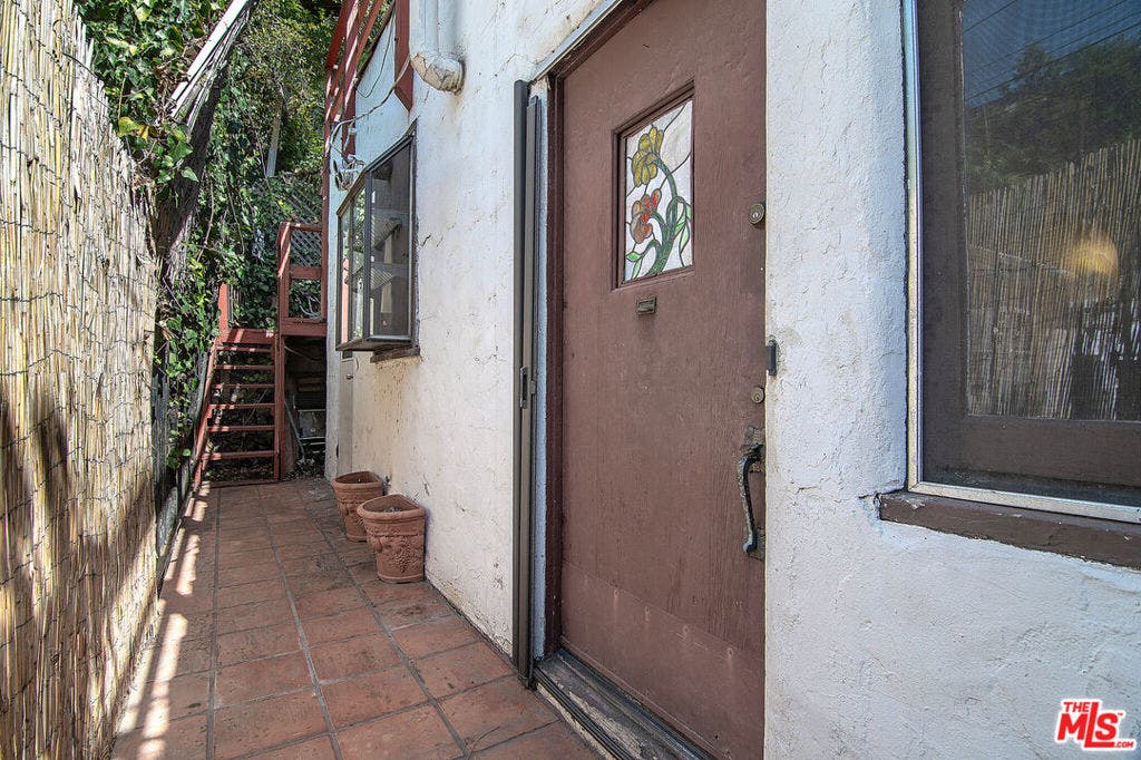 6133 Glen Tower Street, Los Angeles, CA 90068 6133 Glen Tower Street, Los Angeles, CA 90068