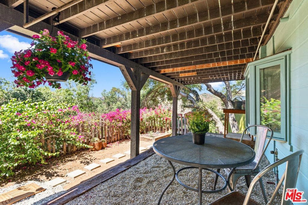 1553 Penny Road, Topanga, CA 90290