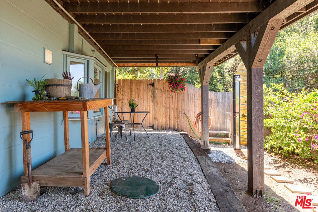 1553 Penny Road, Topanga, CA 90290