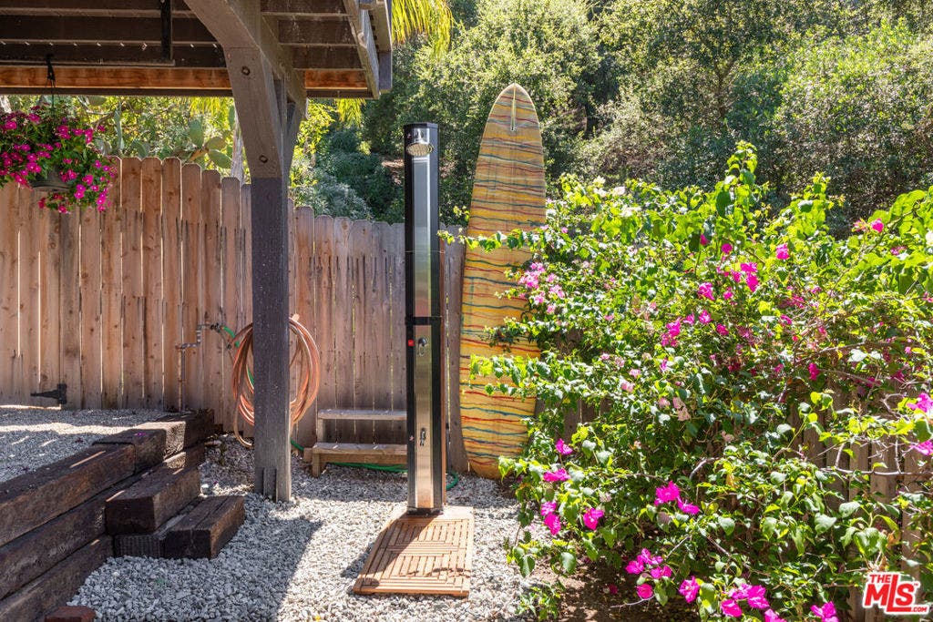1553 Penny Road, Topanga, CA 90290