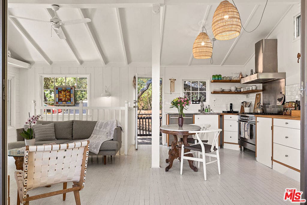 1553 Penny Road, Topanga, CA 90290