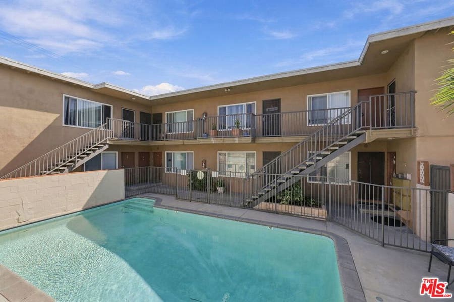 Property photo for 2540 S Barrington Avenue, Los Angeles, CA
