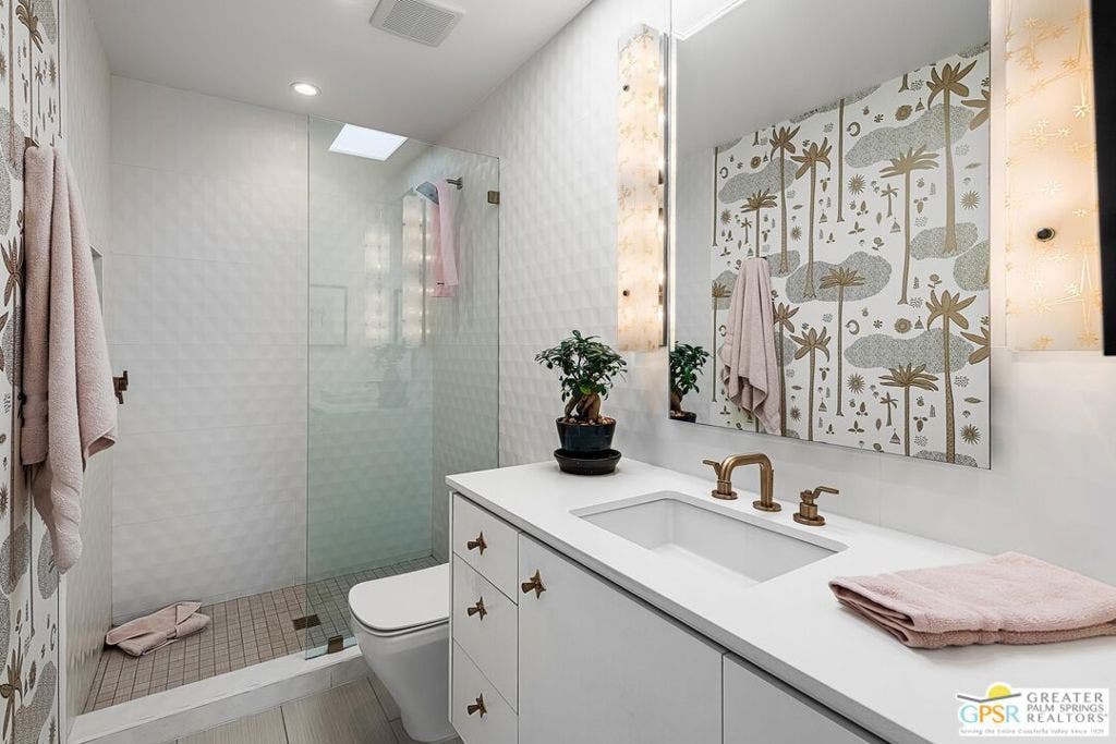 425 E Flor Circle, Palm Springs, CA 92264 425 E Flor Circle, Palm Springs, CA 92264