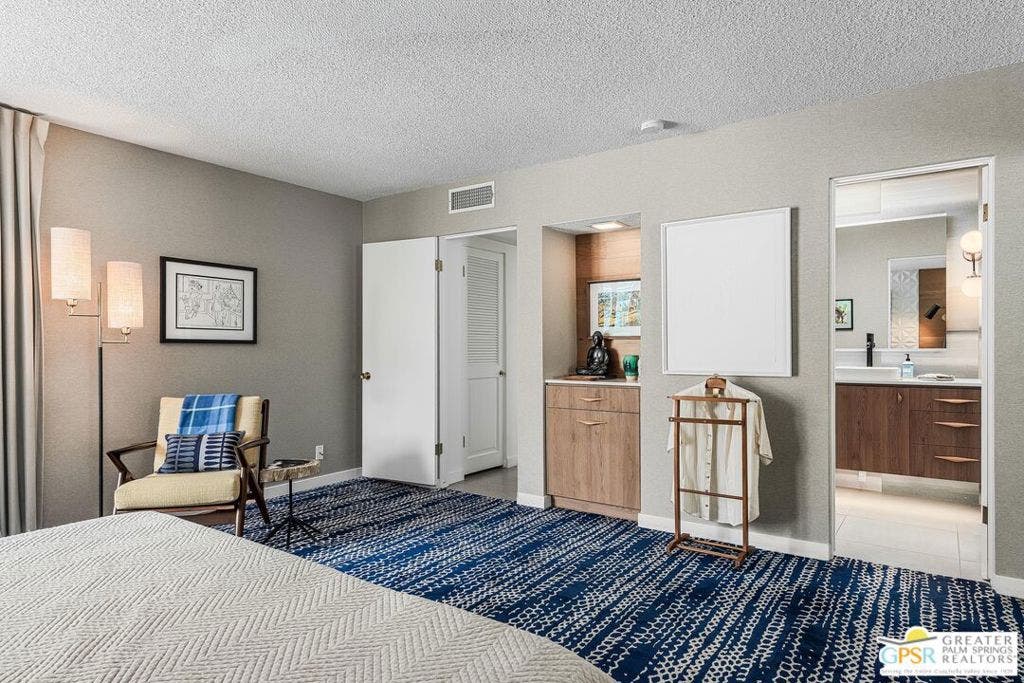 425 E Flor Circle, Palm Springs, CA 92264 425 E Flor Circle, Palm Springs, CA 92264