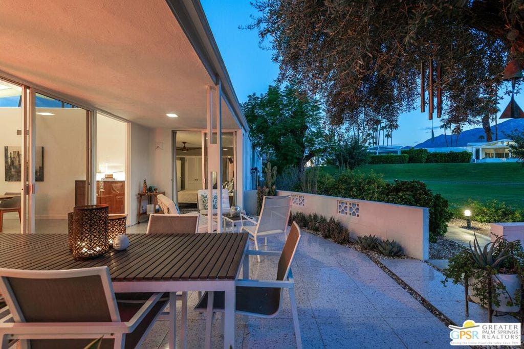 425 E Flor Circle, Palm Springs, CA 92264 425 E Flor Circle, Palm Springs, CA 92264