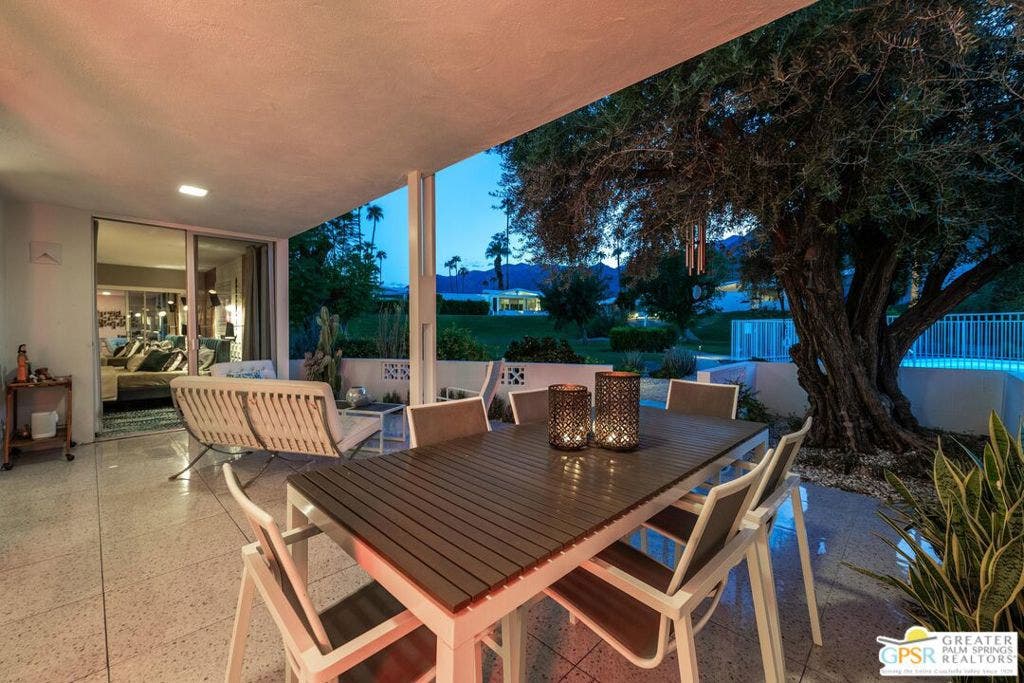 425 E Flor Circle, Palm Springs, CA 92264 425 E Flor Circle, Palm Springs, CA 92264