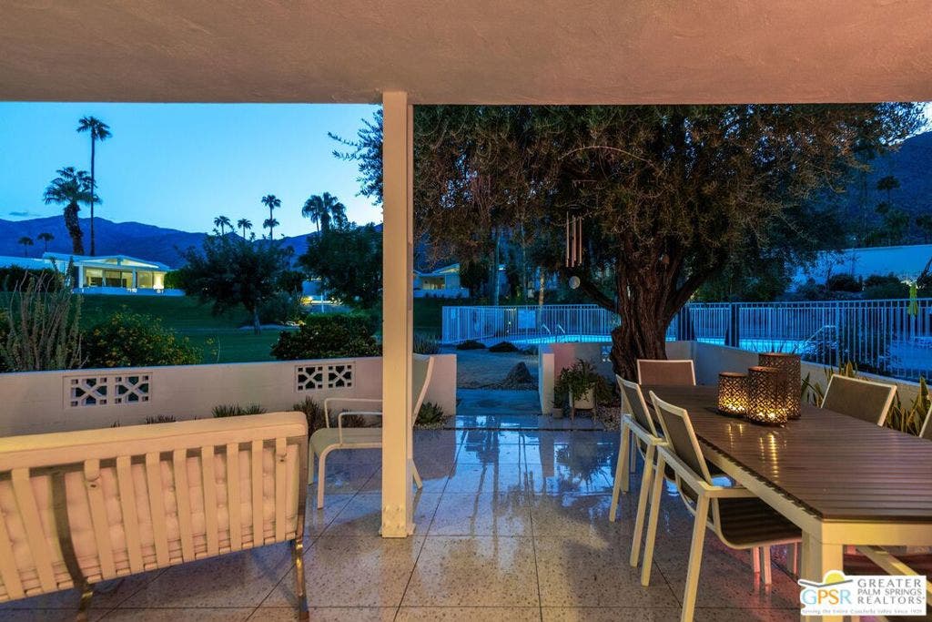 425 E Flor Circle, Palm Springs, CA 92264 425 E Flor Circle, Palm Springs, CA 92264