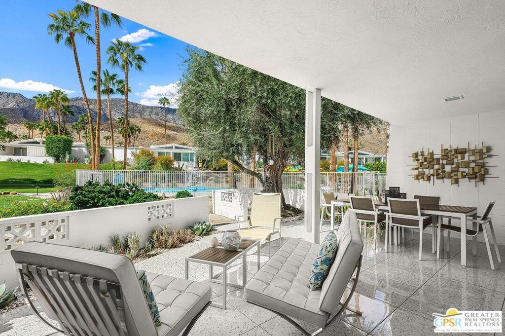 425 E Flor Circle, Palm Springs, CA 92264 425 E Flor Circle, Palm Springs, CA 92264