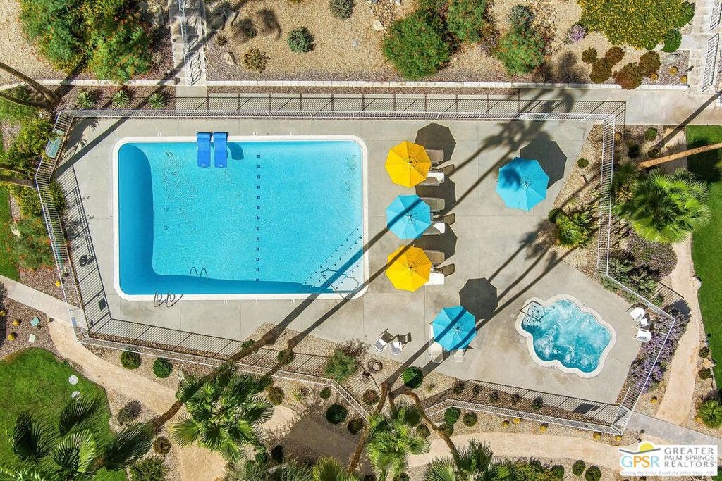 425 E Flor Circle, Palm Springs, CA 92264 425 E Flor Circle, Palm Springs, CA 92264