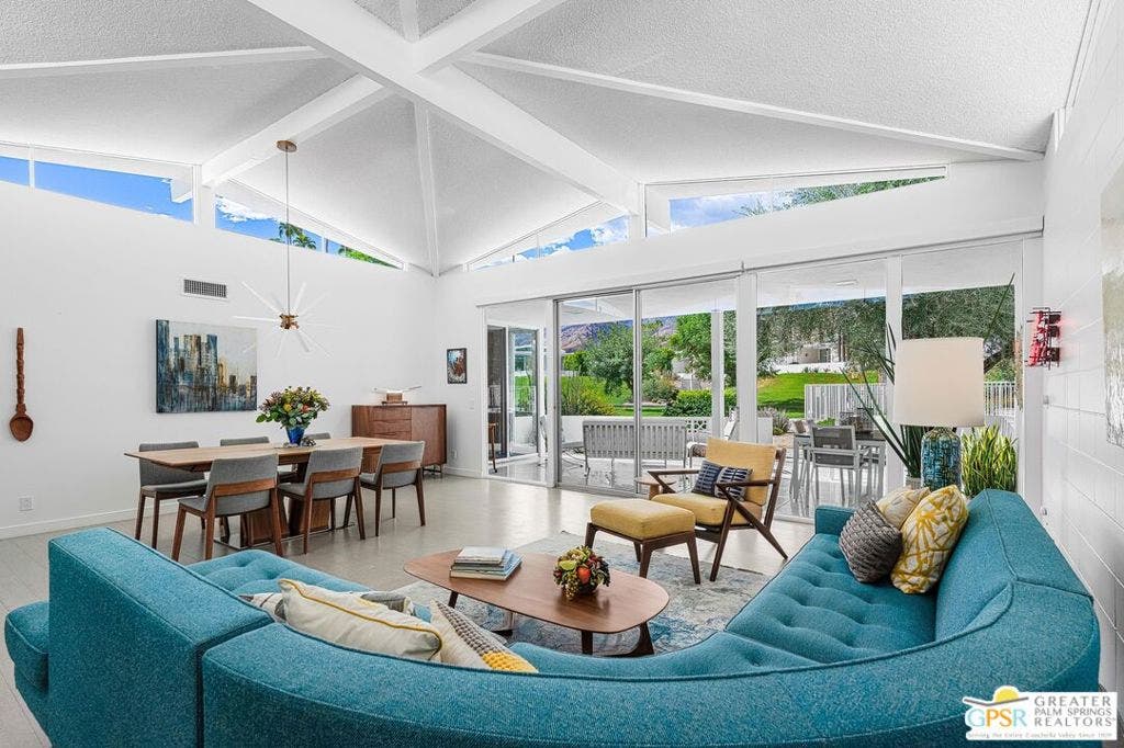 425 E Flor Circle, Palm Springs, CA 92264 425 E Flor Circle, Palm Springs, CA 92264