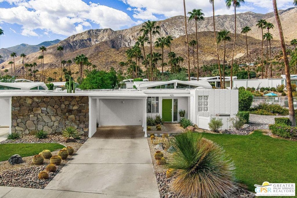 425 E Flor Circle, Palm Springs, CA 92264 425 E Flor Circle, Palm Springs, CA 92264