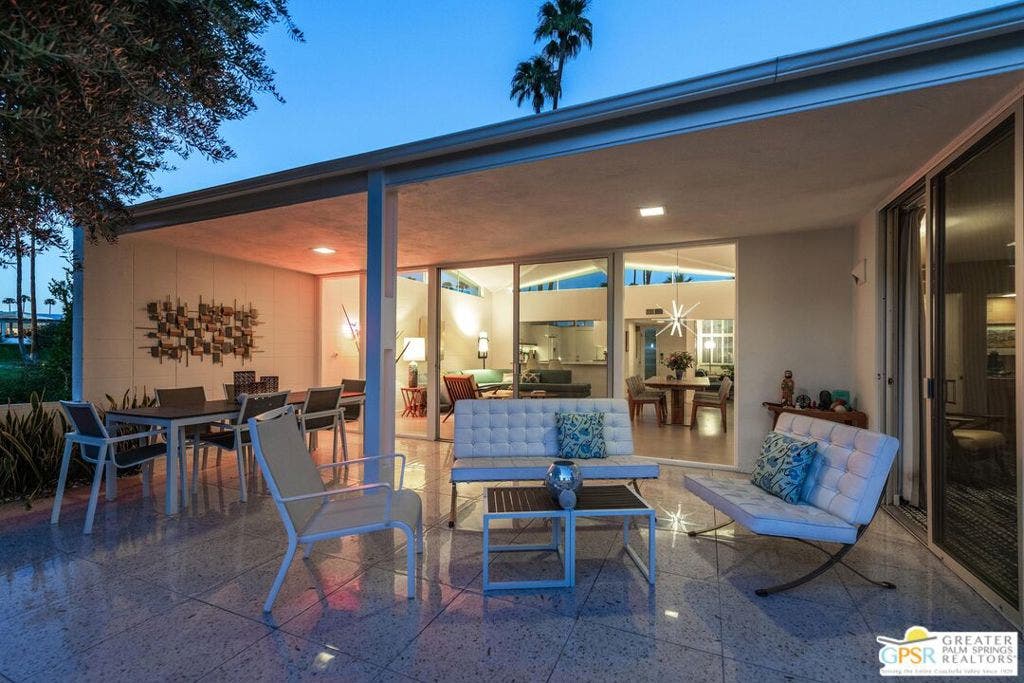 425 E Flor Circle, Palm Springs, CA 92264 425 E Flor Circle, Palm Springs, CA 92264