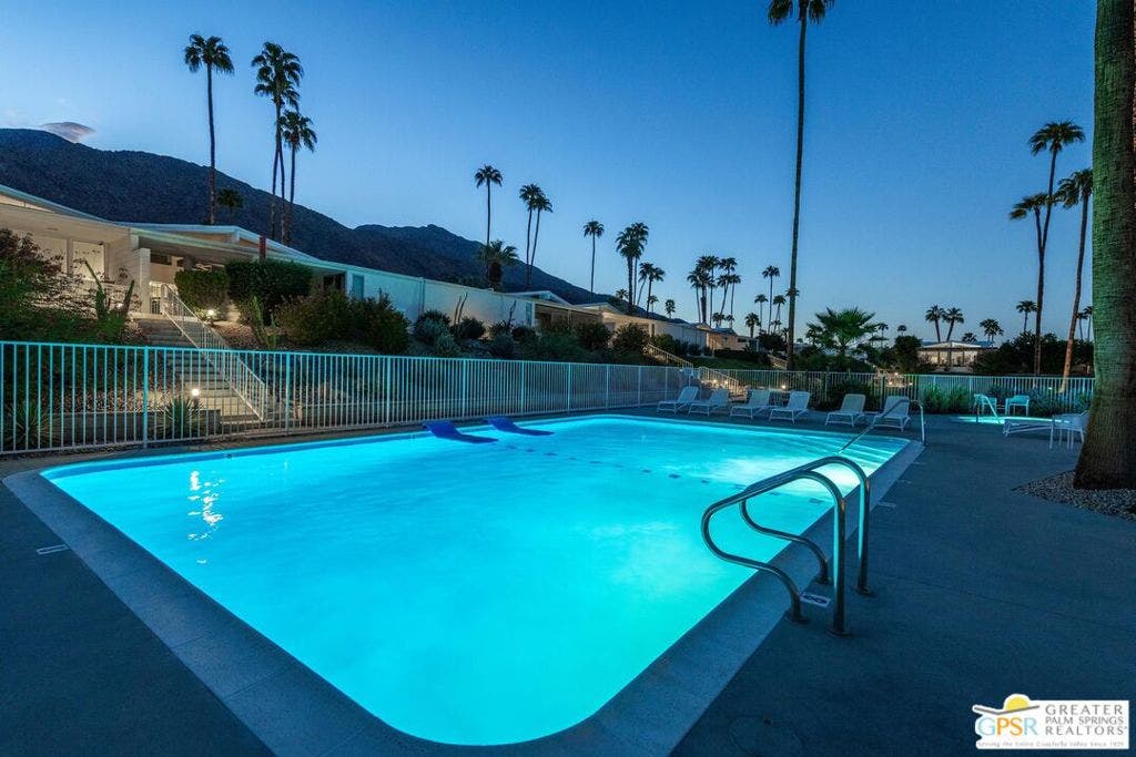 425 E Flor Circle, Palm Springs, CA 92264 425 E Flor Circle, Palm Springs, CA 92264