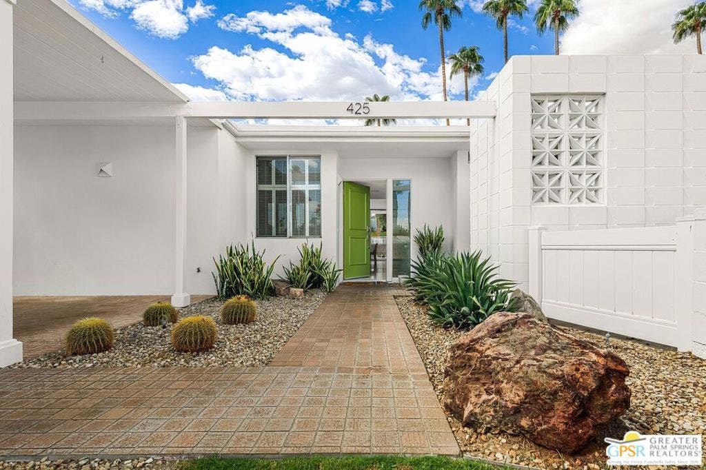 425 E Flor Circle, Palm Springs, CA 92264 425 E Flor Circle, Palm Springs, CA 92264