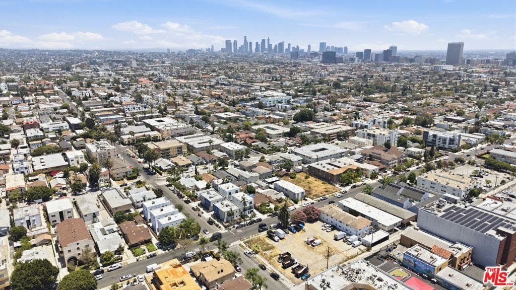 472 N Oxford Avenue, Los Angeles, CA 90004 472 N Oxford Avenue, Los Angeles, CA 90004
