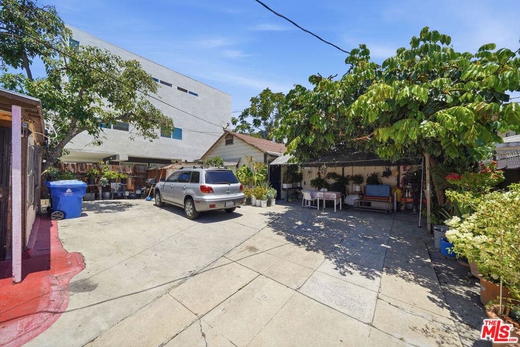 472 N Oxford Avenue, Los Angeles, CA 90004 472 N Oxford Avenue, Los Angeles, CA 90004