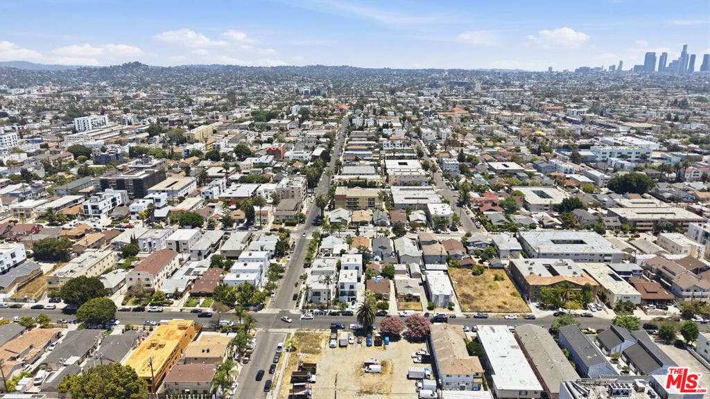 472 N Oxford Avenue, Los Angeles, CA 90004 472 N Oxford Avenue, Los Angeles, CA 90004