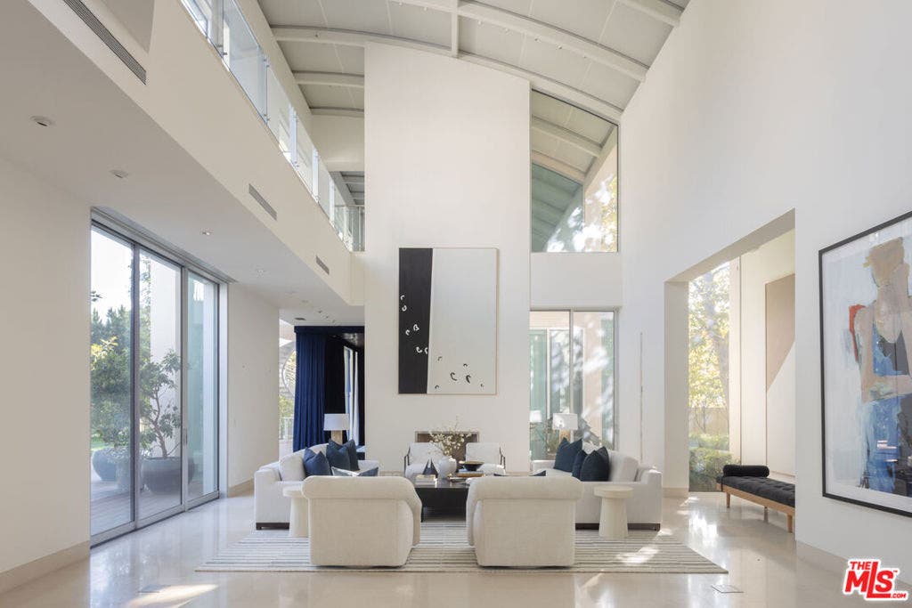 652 Chautauqua Boulevard, Pacific Palisades, CA 90272