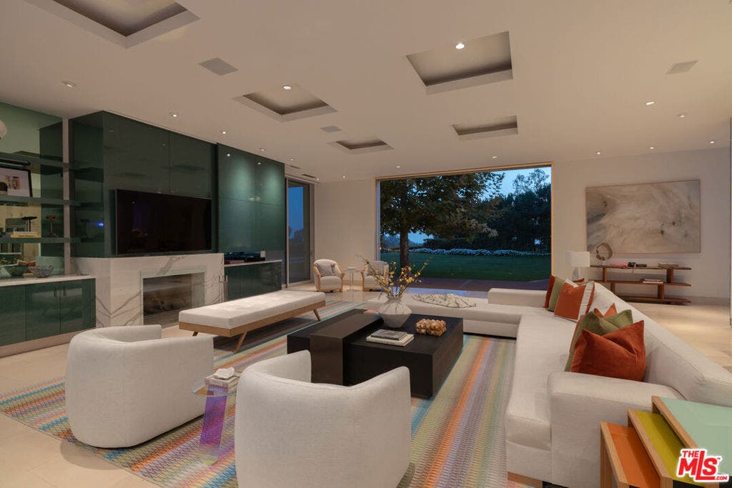 652 Chautauqua Boulevard, Pacific Palisades, CA 90272