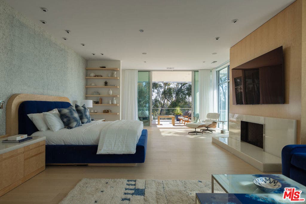 652 Chautauqua Boulevard, Pacific Palisades, CA 90272