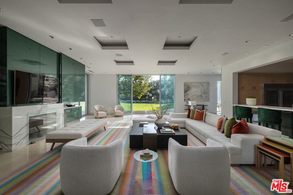 652 Chautauqua Boulevard, Pacific Palisades, CA 90272
