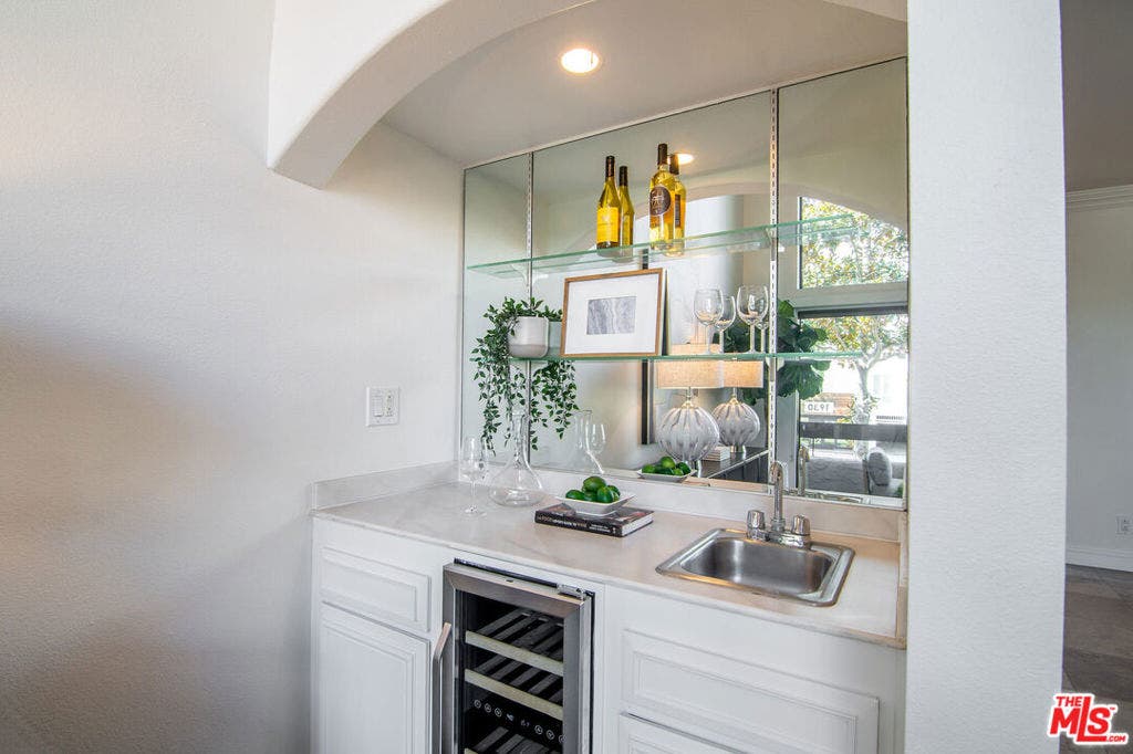 1925 S Beverly Glen Boulevard, #39, Los Angeles, CA 90025