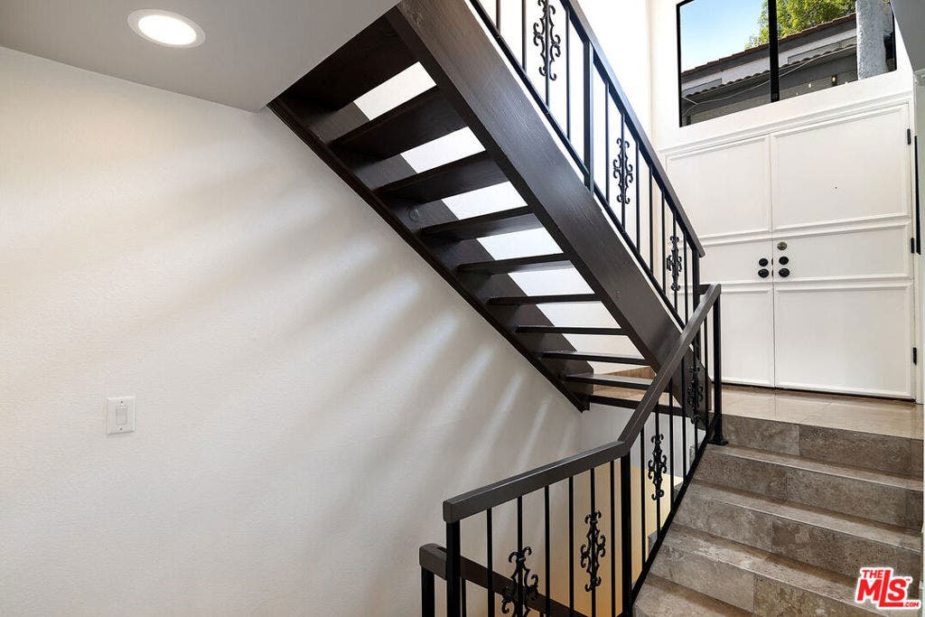 1925 S Beverly Glen Boulevard, #39, Los Angeles, CA 90025