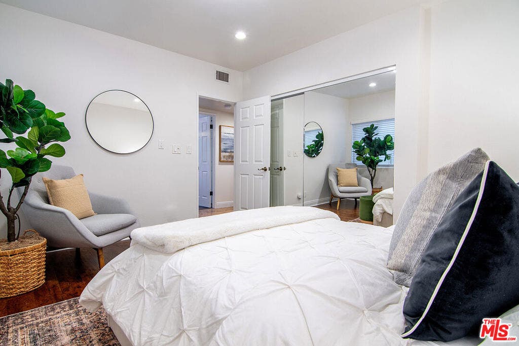 1925 S Beverly Glen Boulevard, #39, Los Angeles, CA 90025