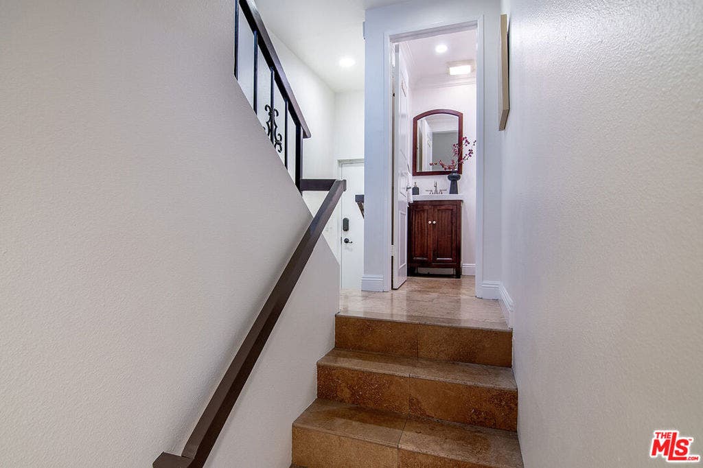 1925 S Beverly Glen Boulevard, #39, Los Angeles, CA 90025