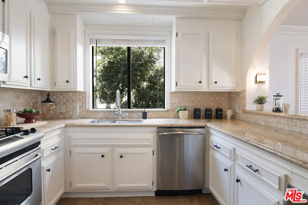 1925 S Beverly Glen Boulevard, #39, Los Angeles, CA 90025
