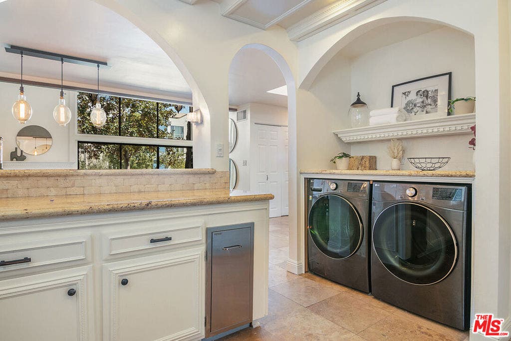 1925 S Beverly Glen Boulevard, #39, Los Angeles, CA 90025